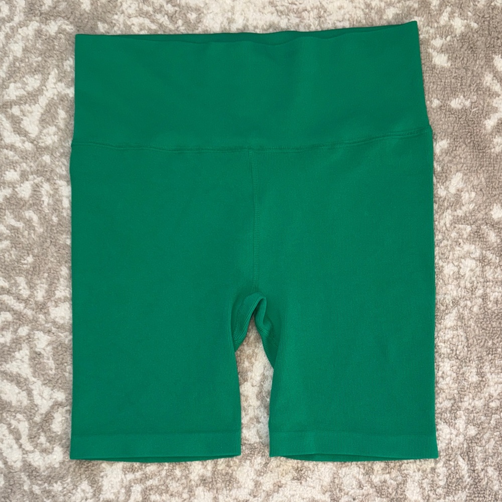 Love & Sports women’s seamless ribbed mid thigh st Patrick’s day biker shorts
